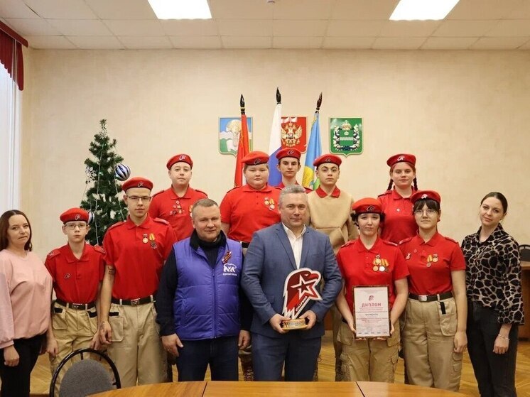 Ферзиковским юнармейцам подарили квадрокоптер и компас