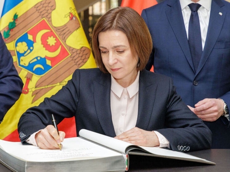 Санду заявила, что хотела бы объединения Молдовы и Румынии