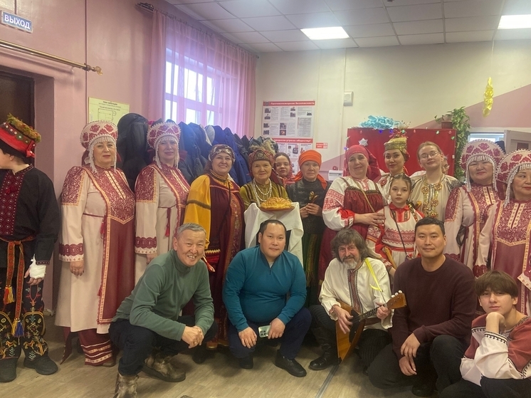 В селе Усть-Элегест выступил «Октай»