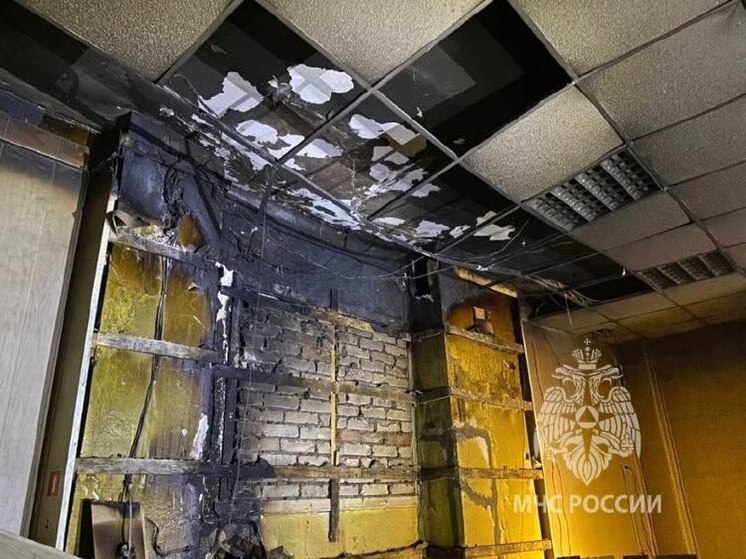 В Волхове ликвидировали пожар в здании политехнического техникума