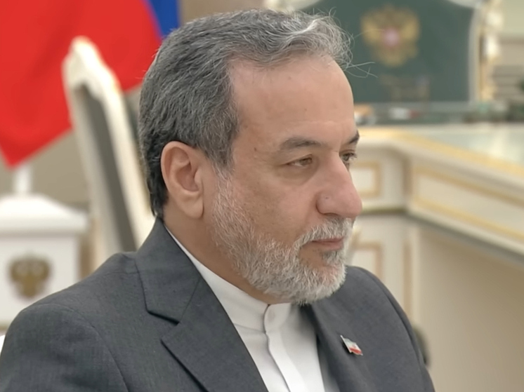 Аракчи: Иран готов к военному сценарию с США