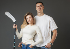 Митякин остается в «Нефтехимике» с прибавкой к зарплате: очаровательная жена гордится им