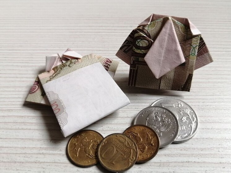 Жительница Оленегорска украла 10 тысяч рублей у пенсионера