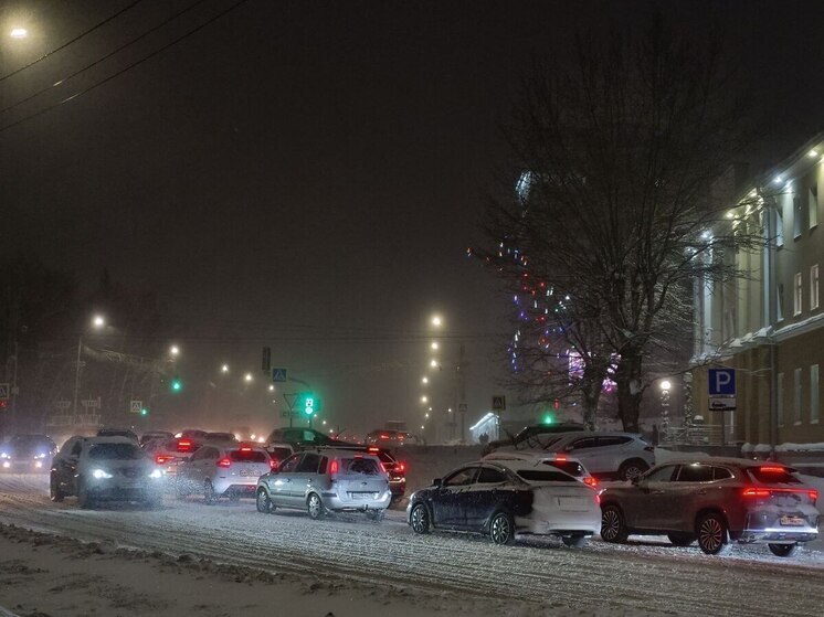 Утром 13 января Барнаул парализовали 10-балльные пробки