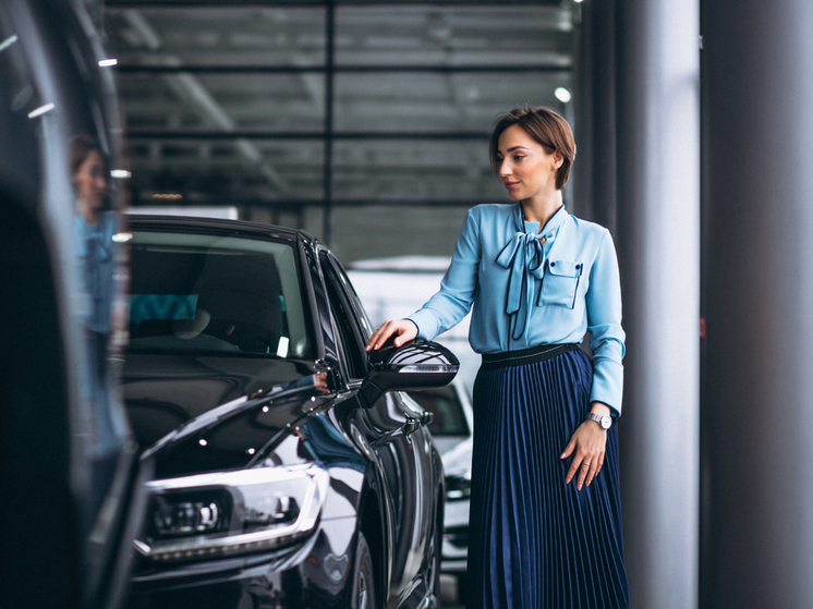 Жительница Иланского района отсудила более 100 тысяч рублей у автосалона за навязанные услуги