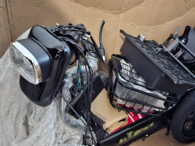 Алтайские таможенники передали 92 электроскутера бойцам СВО