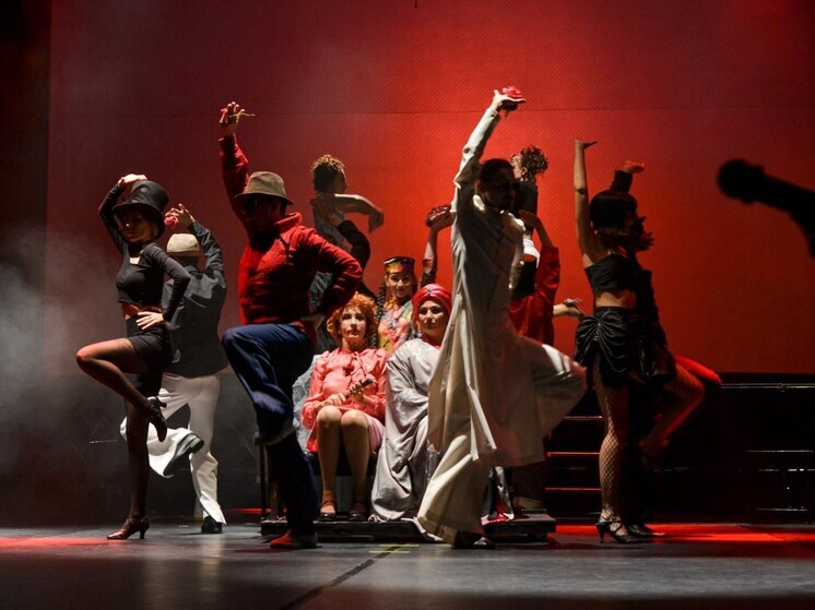 Обновленная актерская труппа представит в Хакасии «Женитьбу Бальзаминова»