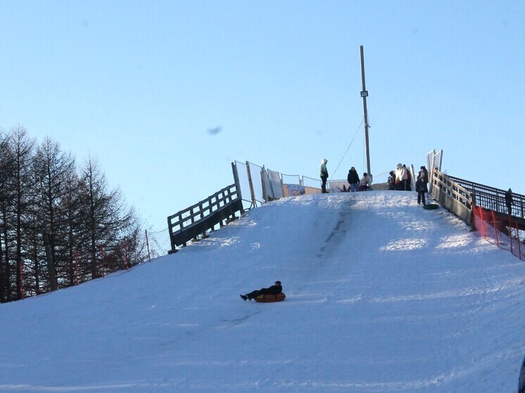 В Магнитогорске 5-летняя девочка сломала ключицу на тюбинговой горке