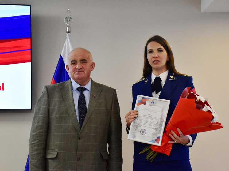 Губернатор Сергей Ситников поздравил работников костромской прокуратуры с профессиональным праздником