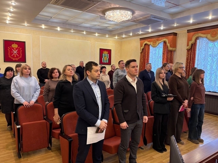  В Веневе оперативные совещания администрации будут начинаться с гимна России