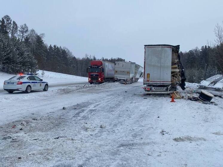 Масштабная авария на трассе «Сибирь» заблокировала движение в сторону Красноярска