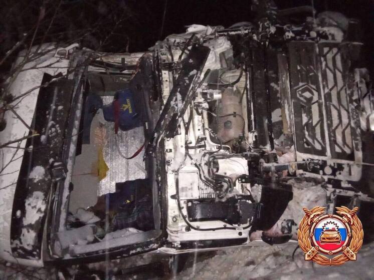 Два грузовика столкнулись друг с другом в Тверской области