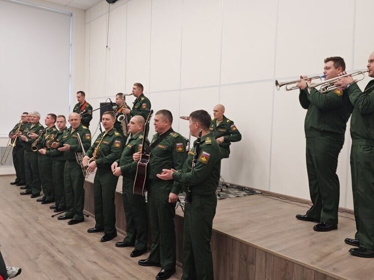 В госпитале ЛНР для раненых провели праздничный концерт