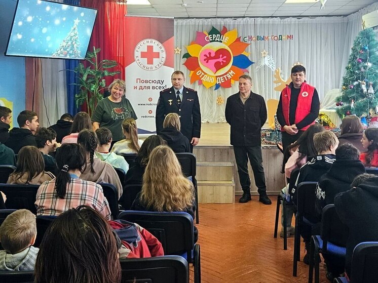 Брянские полицейские посетили Жуковскую школу-интернат