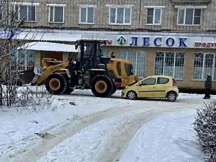 В Скопине произошла авария с участием трактора и легковушки