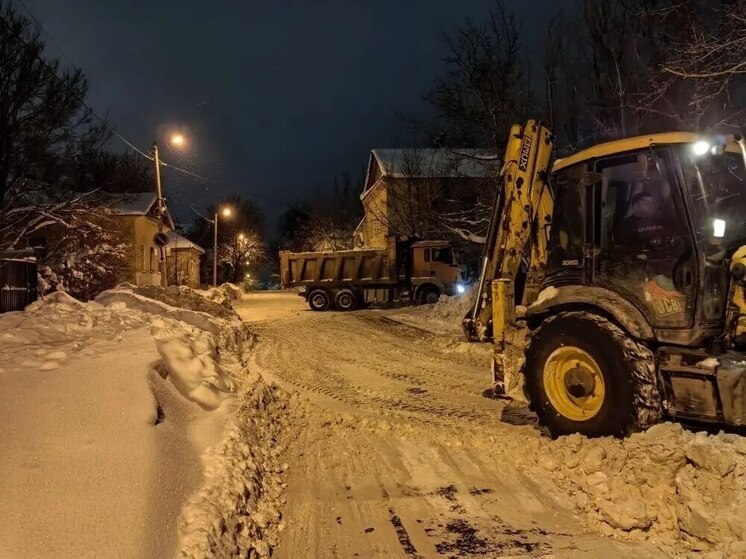 За ночь из Калуги вывезли 8 000 кубометров снега