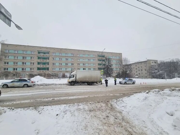 В Чебоксарах на пешеходном переходе пострадала 16-летняя студентка