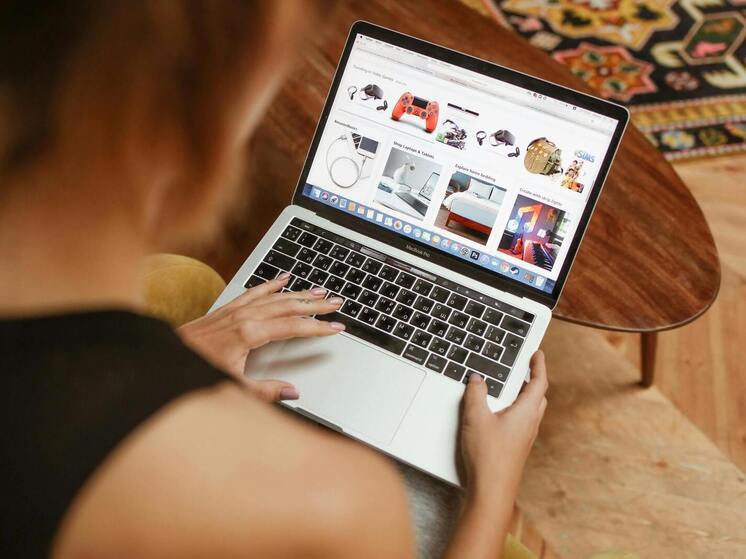 Покупки из-за рубежа подорожают: что изменится с июля 2026 года