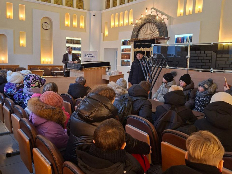 Школьники из Облучья завершили каникулы познавательной поездкой в Биробиджан