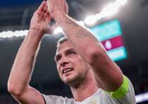 Московский «Локомотив» 13 января официально объявил об уходе своего капитана Дмитрия Баринова. 29-летний полузащитник, воспитанник академии клуба, продолжит карьеру в столичном ЦСКА. Это событие — не просто трансфер одного из ключевых игроков Российской Премьер-лиги (РПЛ), а символический поворотный момент в истории «Локо», завершающий эпоху, начавшуюся с чемпионства 2017/18 года.