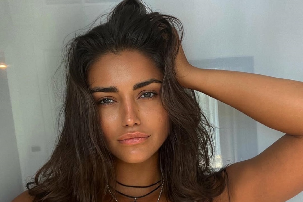 Гимнастка отдыхает на Бали