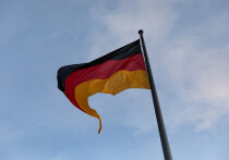 В интервью немецкому изданию Bild председатель Немецкого совета экономических экспертов, профессор Моника Шнитцер, обрисовала мрачную перспективу для государственных финансов страны (текст интервью перевели ИноСМИ). По ее оценкам, уже в 2029 году Германию может ожидать серьезнейший финансовый кризис, когда государство утратит способность полноценно финансировать свои базовые функции. 