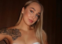 27-летняя российская пловчиха Анна Егорова примерила ультракороткое платье с пайетками. Спортсменка предложила подписчикам оценить ее наряд.