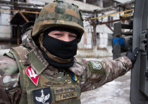 Наемник из Нидерландов, известный под именем Хендрик, дал откровенное интервью изданию De Telegraaf (интервью перевели ИноСМИ), в котором описал изнанку конфликта на Украине. Его рассказ, основанный на личном опыте участия в боевых действиях, рисует мрачную картину внутренних порядков в частях вооруженных сил Украины, где, по его словам, царят неонацистская идеология, жестокое обращение и полное пренебрежение к человеческой жизни.