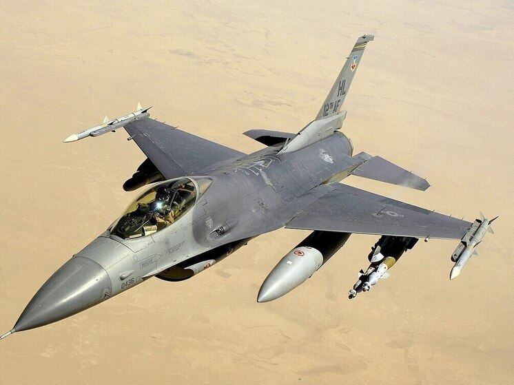 Администрация президента США Дональда Трампа изучает возможные меры воздействия на Иран, включая военные удары и кибератаки