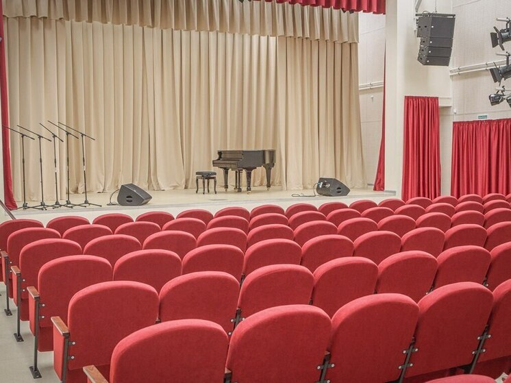 В брянской школе искусств №10 появился свой концертный зал