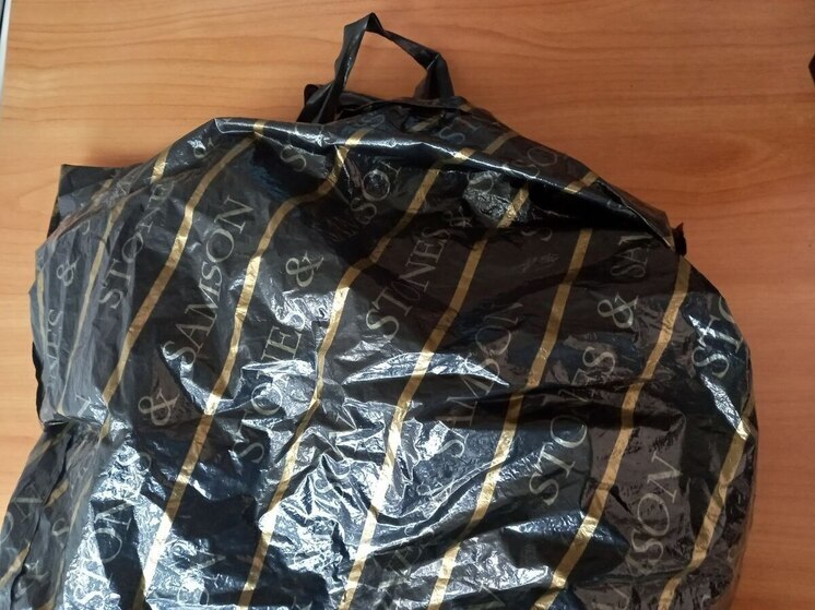 Пенсионерка из Маркса перехитрила мошенников и отдала им пакет с муляжом денег