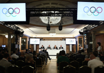 Международный олимпийский комитет еще за год до старта XXV зимних Олимпийских игр в Милане и Кортина-д'Ампеццо традиционно разослал национальным олимпийским комитетам и их ведущим спортсменам приглашения на главное соревнование четырех лет