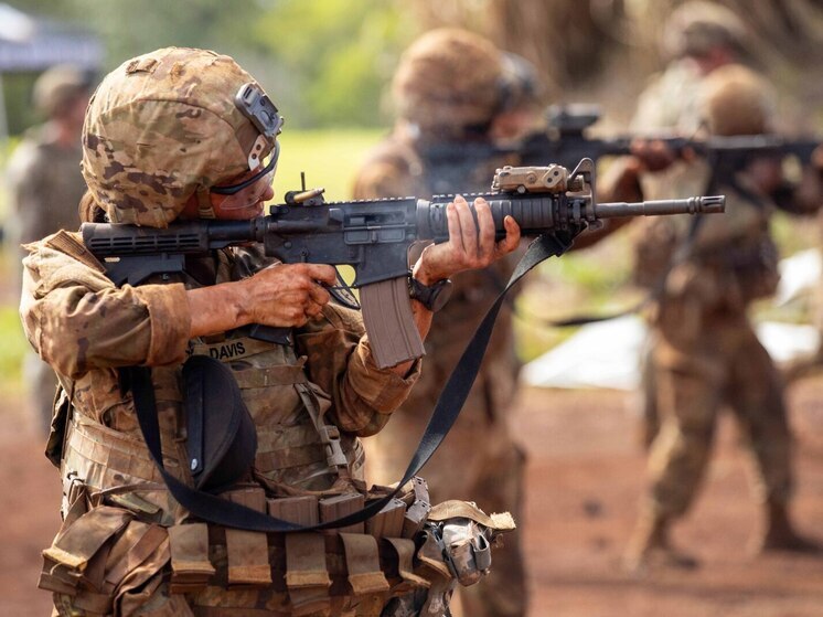 Политолог Ищенко: у США недостаточно сил для проведения военных операций в Иране