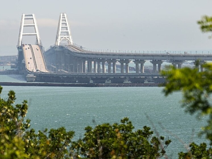 Движение по Крымскому мосту восстановлено после временного закрытия