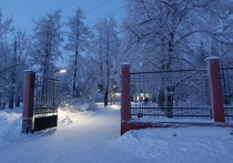 Центральный регион России до сих пор не может отойти от небывалого снегопада 9-10 января и продолжает ликвидировать его последствия, а 14 января, на старый Новый год, в столичном регионе вновь в воздухе бодро закружили снежинки, добавляя высоты сугробам, как и прогнозировал ранее в беседе с «МК» руководитель прогностического центра «Метео» Александр Шувалов