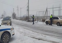 В Астраханской области в связи с ухудшением погодных условий полиция обратилась ко всем участникам дорожного движения с призывом быть предельно внимательными на дорогах
