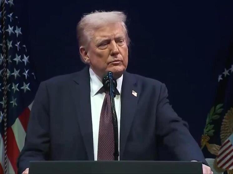 Трамп угрожает тарифами тем, кто выступает против его захвата Гренландии