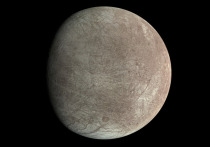 Ледяной спутник Юпитера с гигантским подповерхностным океаном Европа долгое время считался одним из самых перспективных мест для поиска внеземной жизни в Солнечной системе