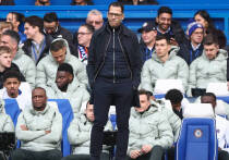 «Челси» готовится к матчу Лиги чемпионов против «Пафоса» 21 января 2026 года. Энцо Фернандес может пропустить игру из-за болезни, но вернулись Эстевао, Густо и Гиттенс. Тосин Адарабиойо выбыл на несколько недель из-за травмы. Это дебютный матч главного тренера Лиама Розениора в турнире.