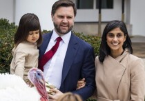 Джей Ди Вэнс и его жена Уша Вэнс объявили, что ждут четвертого ребенка