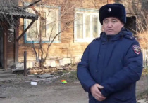 Министр внутренних дел РФ генерал полиции Владимир Колокольцев наградил сотрудника Госавтоинспекции МВД по Республике Бурятия капитана полиции Михаила Доржиева медалью МВД РФ «За доблесть в службе»