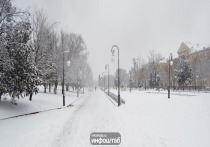 В минувшие выходные на федеральных автодорогах Астраханской области и Республики Калмыкия в круглосуточном режиме велись работы по обеспечению безопасного проезда в условиях аномально низких температур