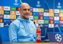 Пеп Гвардиола призвал «Манчестер Сити» сосредоточиться на матче с «Галатасараем», отложив расчёты по турнирной таблице. После поражения от «Будё Глимт» команда занимает 11-е место и рискует попасть в плей-офф вместо прямого выхода в 1/16 финала Лиги чемпионов. Для автоматической квалификации необходима победа и благоприятное стечение результатов других матчей. Особый интерес к игре добавляют бывшие игроки «Сити» Гюндоган и Сане, ныне выступающие за турецкий клуб.