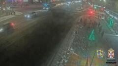 Троллейбус сбил школьника на пешеходном переходе в Омске