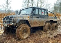 На столичном рынке подержанных автомобилей появилось необычное предложение – уникальный вездеход, собранный вручную в 2017 году