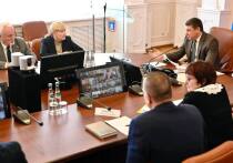 На оперативном совещании под председательством губернатора Евгения Первышова были подведены промежуточные результаты ликвидации последствий экстремальных снегопадов, обрушившихся на область.