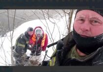 Пока большинство людей в -20°С стараются лишний раз не высовывать нос из дома, трое отважных и очень «подготовленных» изнутри жителей Подмосковья решили, что именно сейчас — идеальное время для речного круиза