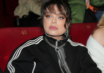 На светской премьере звёздной пыли было столько, что, кажется, её сметали с красной дорожки целым штатом ассистентов