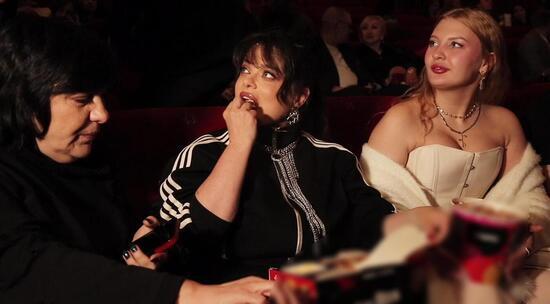 Наташа Королева на премьере: чипсы с чесночным соусом вместо звёздной пыли