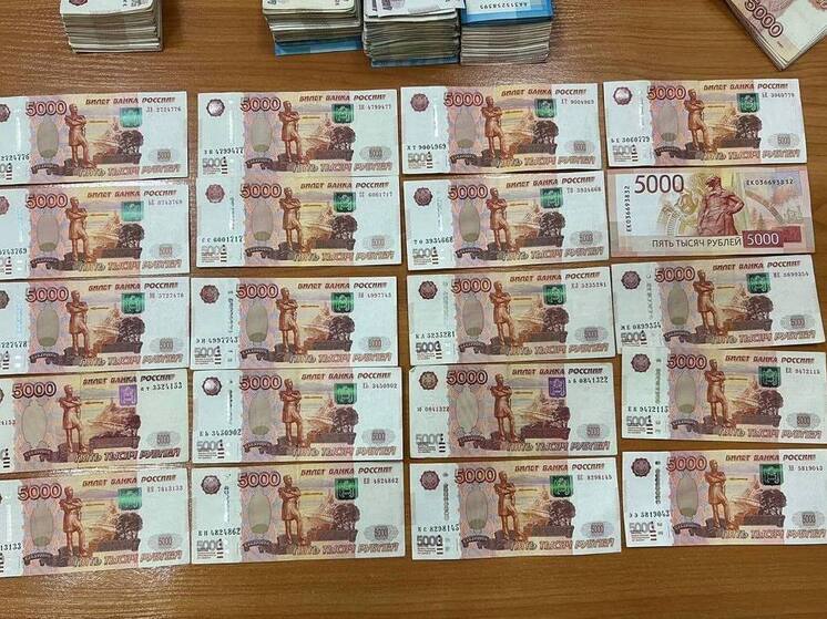 Житель Евпатории пойдёт под суд за попытку дать взятку сотруднику ФСБ